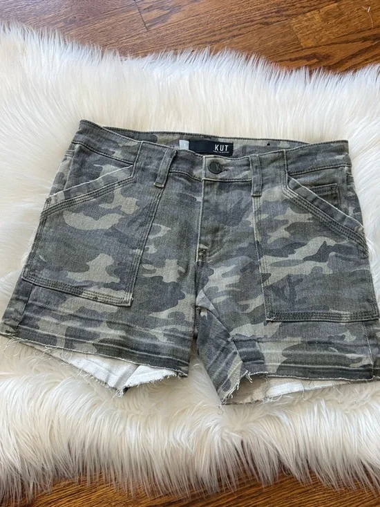 Kut From the Kloth Alice Denim Shorts either Released - Picture 2 of 6